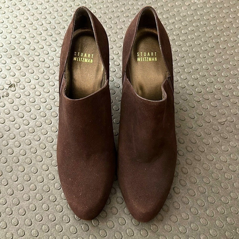 Brand new Stuart Weitzman Brown Suede Boots.  Size 7.5